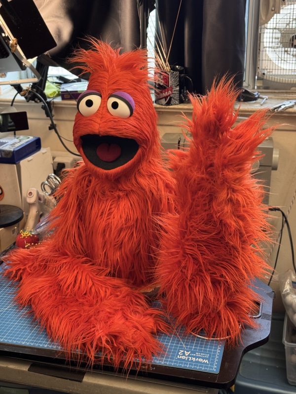 26-07-22 16-24-37 4222 Live Hands Furry Monster (Orange)